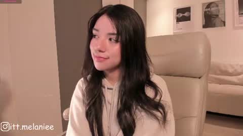 Snapshot of melanie_owo chatting on 27, 6, 2026 Melanie online show from 27, 6, 2026