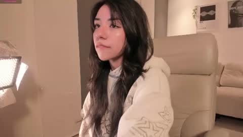 Snapshot of melanie_owo chatting on 7, 7, 2026 Melanie online show from 7, 7, 2026