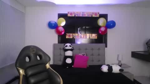 melanny_petite online show from 19, 6, 2026