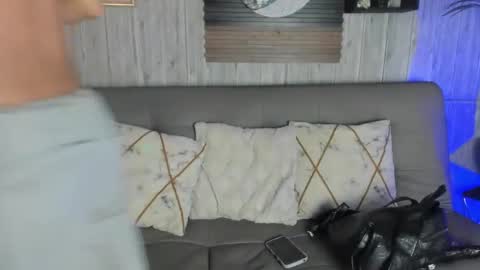 Snapshot of melany_27 chatting on 2, 10, 2025 Melany online show from 2, 10, 2025