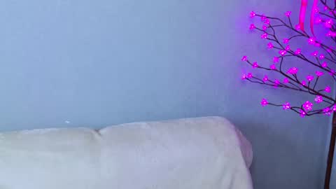 mellhyees online show from 21, 6, 2026