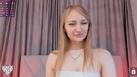 Snapshot of memento_mary chatting on 25, 2, 2025 The princess of your dreams online show from 25, 2, 2025