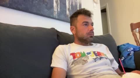 Snapshot of mercedes190d chatting on 25, 5, 2026 Mercedes190d online show from 25, 5, 2026