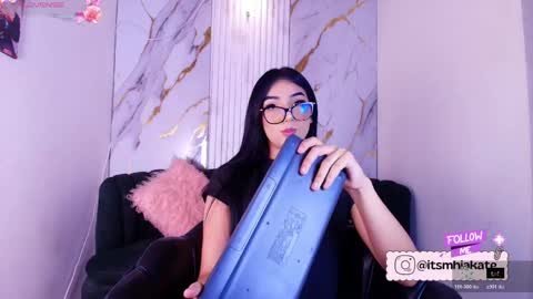 Mhia Kate online show from 5, 6, 2026