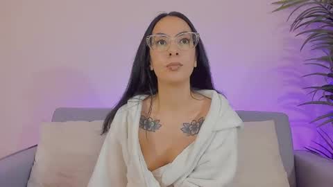 Sarah Luna online show from 22, 6, 2026