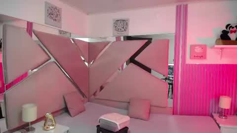 mia_garcia28 online show from 17, 6, 2026