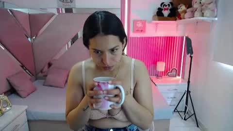 mia_garcia28 online show from 19, 6, 2026