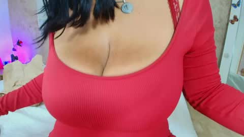 MIALOPEZ      .     Y      .      online show from 9, 6, 2026