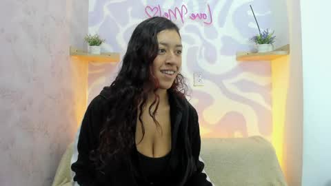 Mia . online show from 9, 6, 2026