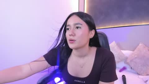 M I A online show from 22, 6, 2026