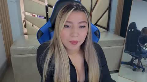 Mia  online show from 9, 7, 2026