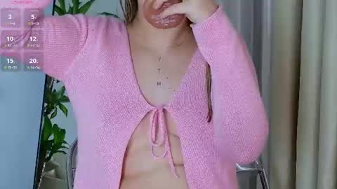 Mia White  online show from 23, 6, 2026