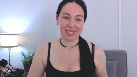 Mia online show from 5, 6, 2026
