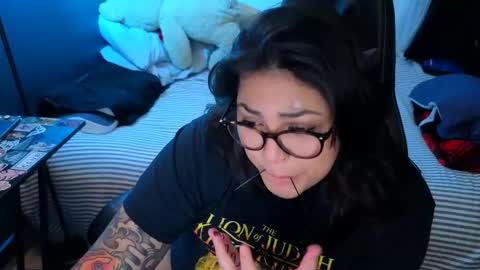 Snapshot of miacanela_xo chatting on 13, 5, 2026 Mia online show from 13, 5, 2026