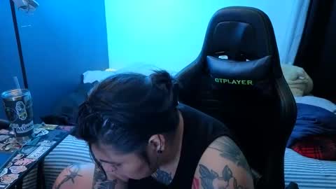 Snapshot of miacanela_xo chatting on 17, 5, 2026 Mia online show from 17, 5, 2026