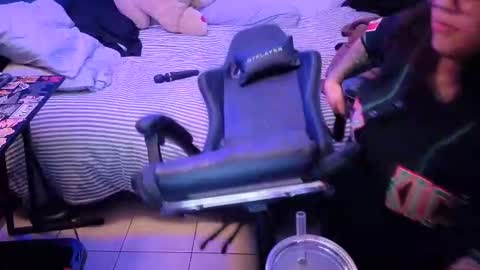 Snapshot of miacanela_xo chatting on 18, 5, 2026 Mia online show from 18, 5, 2026