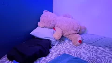 Snapshot of miacanela_xo chatting on 19, 5, 2026 Mia online show from 19, 5, 2026