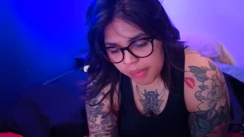 Snapshot of miacanela_xo chatting on 27, 5, 2026 Mia online show from 27, 5, 2026
