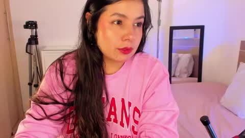 IG Yojanagomez  online show from 9, 6, 2026