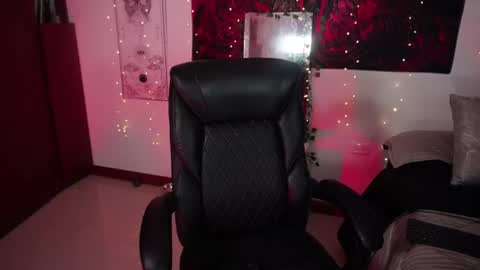 Lili online show from 14, 6, 2026