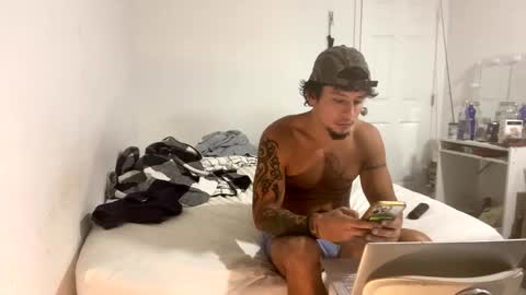 Snapshot of miamiclos1 chatting on 6, 2, 2026 miamiclos1 online show from 6, 2, 2026