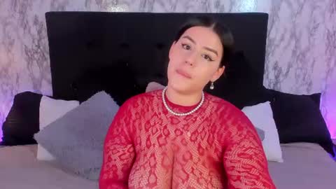 Mia   -5 7001400 Follow  online show from 13, 6, 2026
