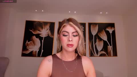 Mia Silva online show from 16, 6, 2026