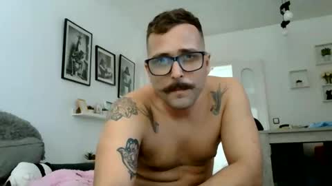 Snapshot of mich6921 chatting on 11, 6, 2026 MILO MIAMI online show from 11, 6, 2026