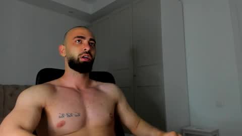 Snapshot of michaelevansx chatting on 11, 5, 2026 MichaelEvansx online show from 11, 5, 2026