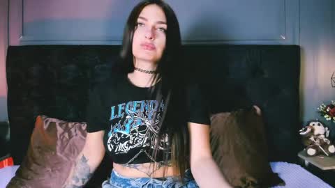 miia_moore_ online show from 27, 5, 2026