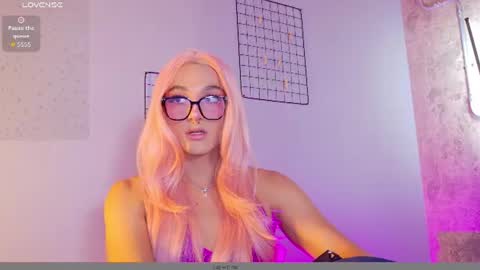 mika_velvet online show from 28, 6, 2026