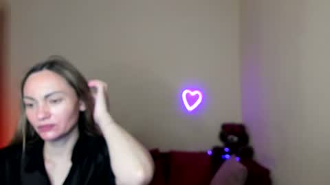 Snapshot of mikkey_mouse8 chatting on 17, 6, 2026 Adalina online show from 17, 6, 2026