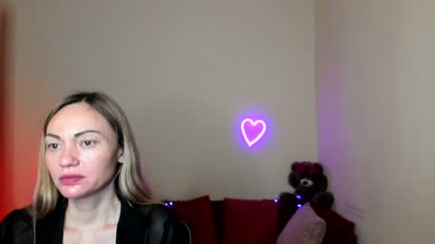 Snapshot of mikkey_mouse8 chatting on 18, 6, 2026 Adalina online show from 18, 6, 2026