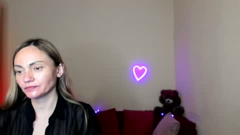 Snapshot of mikkey_mouse8 chatting on 18, 6, 2026 Adalina online show from 18, 6, 2026