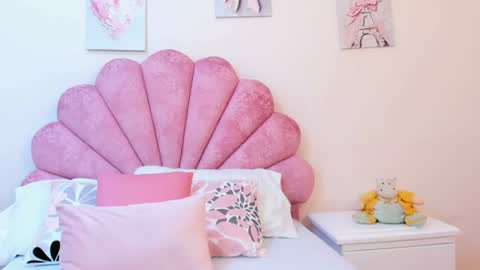 mila_adamss online show from 18, 6, 2026