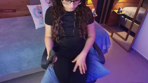 Snapshot of mila_kiitty chatting on 19, 6, 2026 Milena online show from 19, 6, 2026