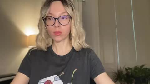Mila online show from 15, 6, 2026