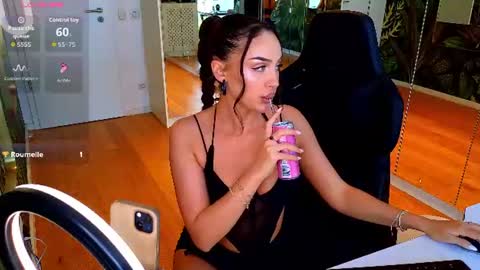 Snapshot of mileysin chatting on 17, 6, 2026 Miley Sin online show from 17, 6, 2026