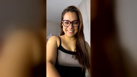 Snapshot of milf__pretty chatting on 10, 6, 2026 Melissa online show from 10, 6, 2026