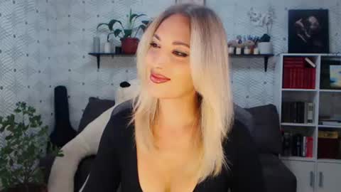 MillaXQueen online show from 22, 6, 2026