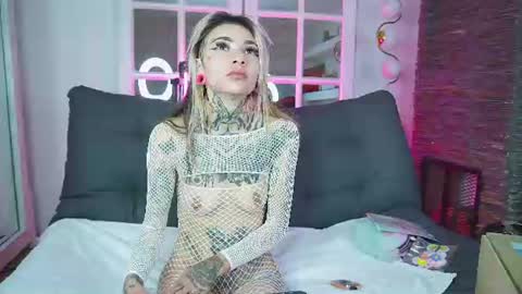 Snapshot of miss___angel chatting on 13, 6, 2026 miss___angel online show from 13, 6, 2026