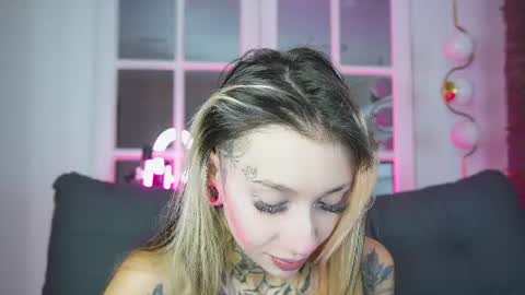Snapshot of miss___angel chatting on 20, 6, 2026 miss___angel online show from 20, 6, 2026
