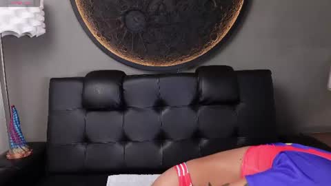 Vaiolette online show from 9, 6, 2026