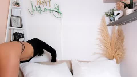Sara Vanegas online show from 20, 6, 2026