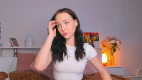 Snapshot of misseliss chatting on 17, 4, 2026 Hello dear my name Elisa online show from 17, 4, 2026