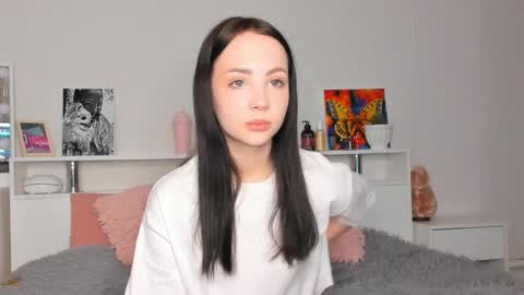Snapshot of misseliss chatting on 10, 5, 2026 Hello dear my name Elisa online show from 10, 5, 2026