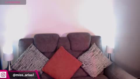 Emilie Diaz online show from 11, 6, 2026