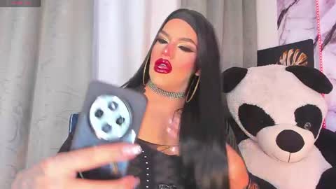 kassandra lazcano online show from 14, 6, 2026