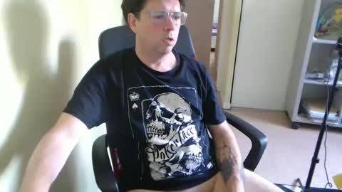 Snapshot of mistercoeur1 chatting on 23, 4, 2026 mistercoeur online show from 23, 4, 2026