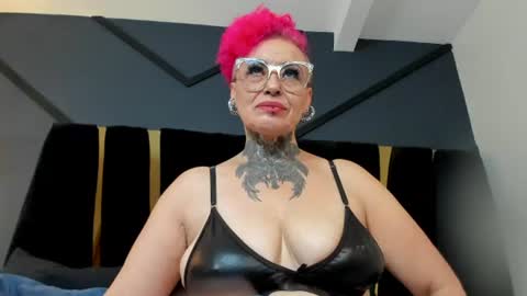 Snapshot of mistress_sandy chatting on 15, 6, 2026 Sandy Mistress online show from 15, 6, 2026